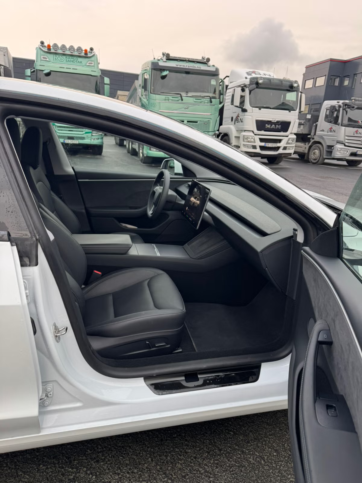 Tesla Model 3 2024 2