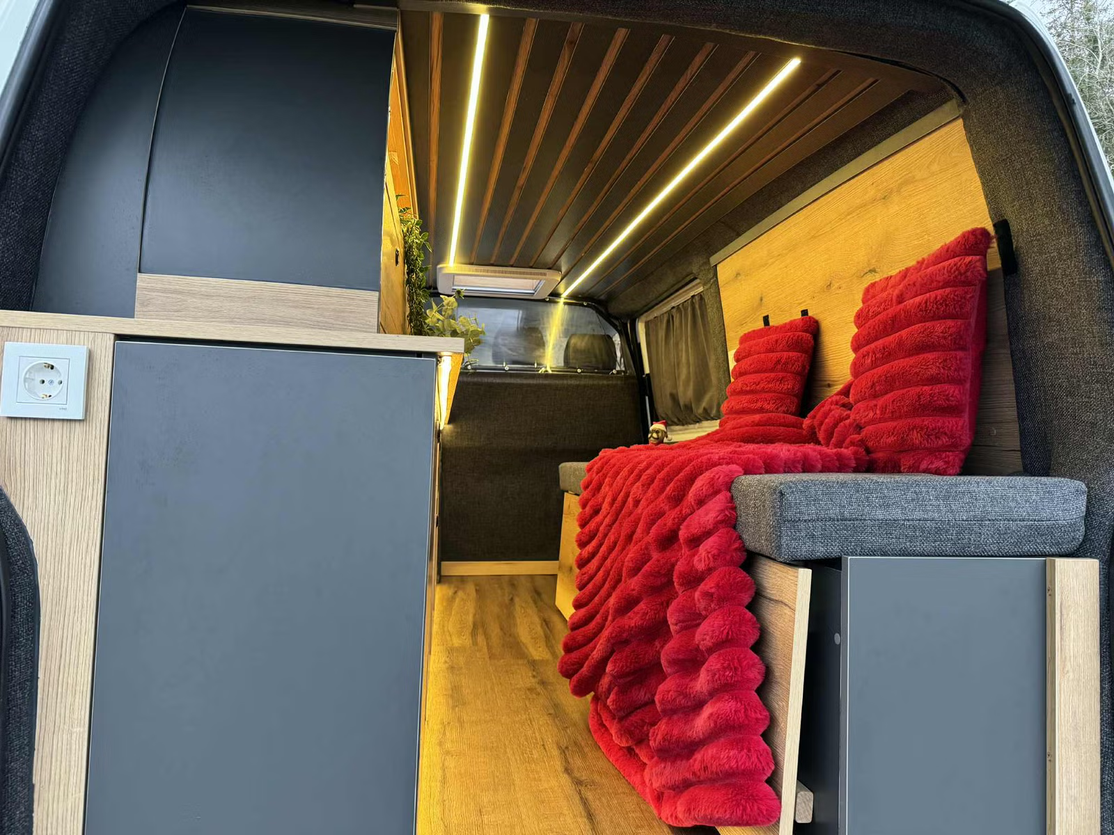 Volkswagen Transporter 2019 37