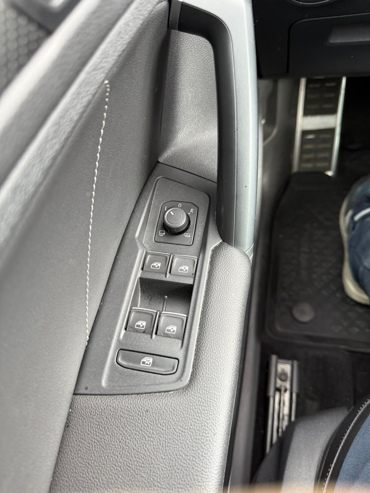 Volkswagen Tiguan eHybrid R-Line 2023 20