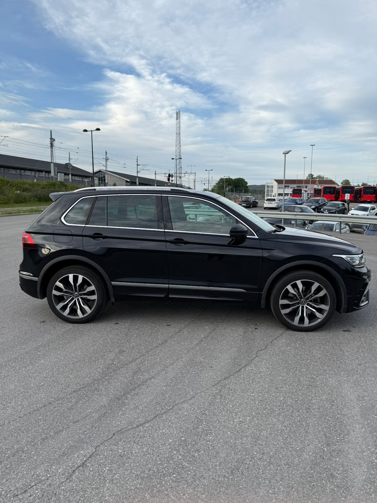 Volkswagen Tiguan eHybrid R-Line 2023 19