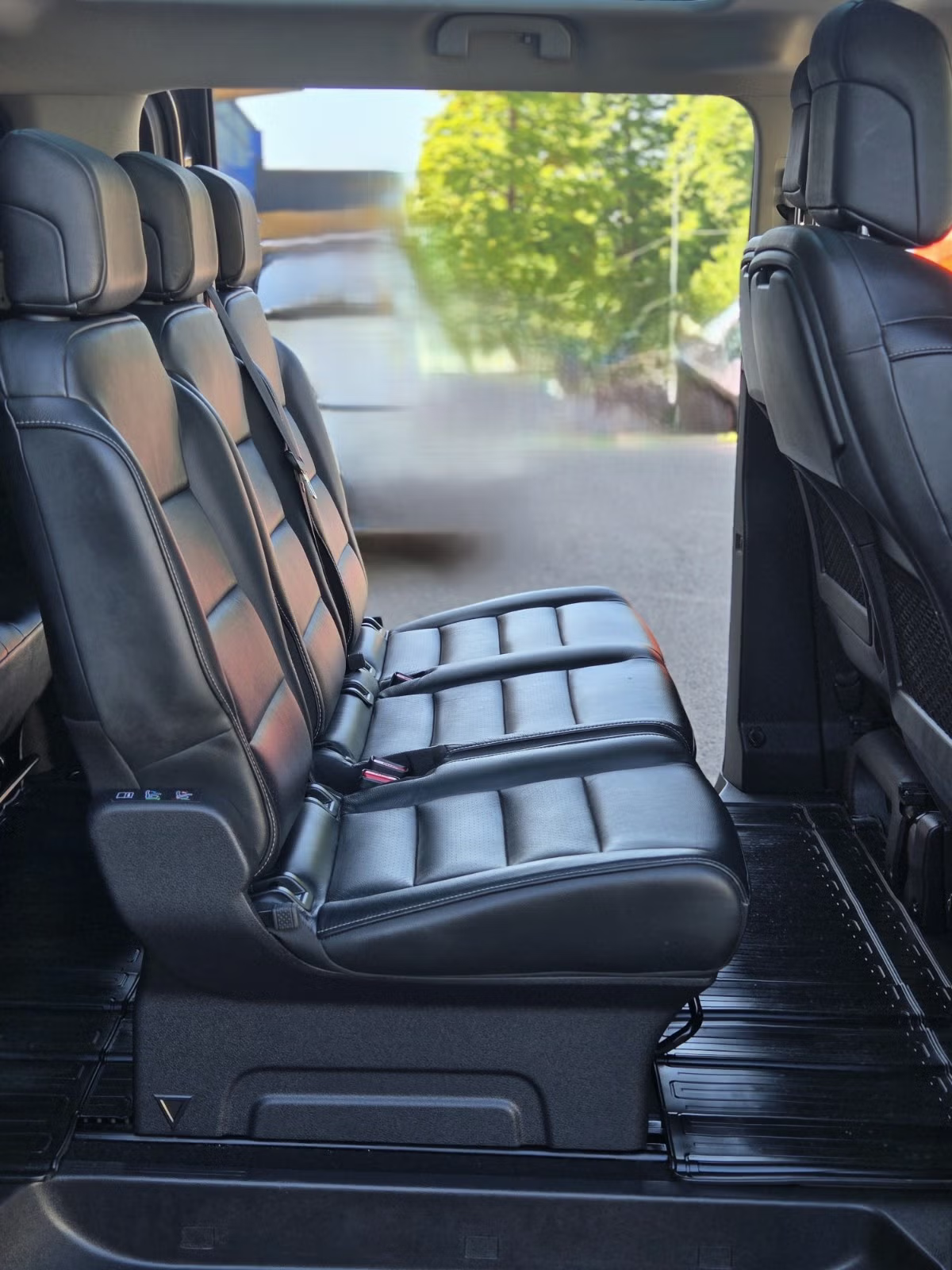 Peugeot Traveller Executive Family 2021 18