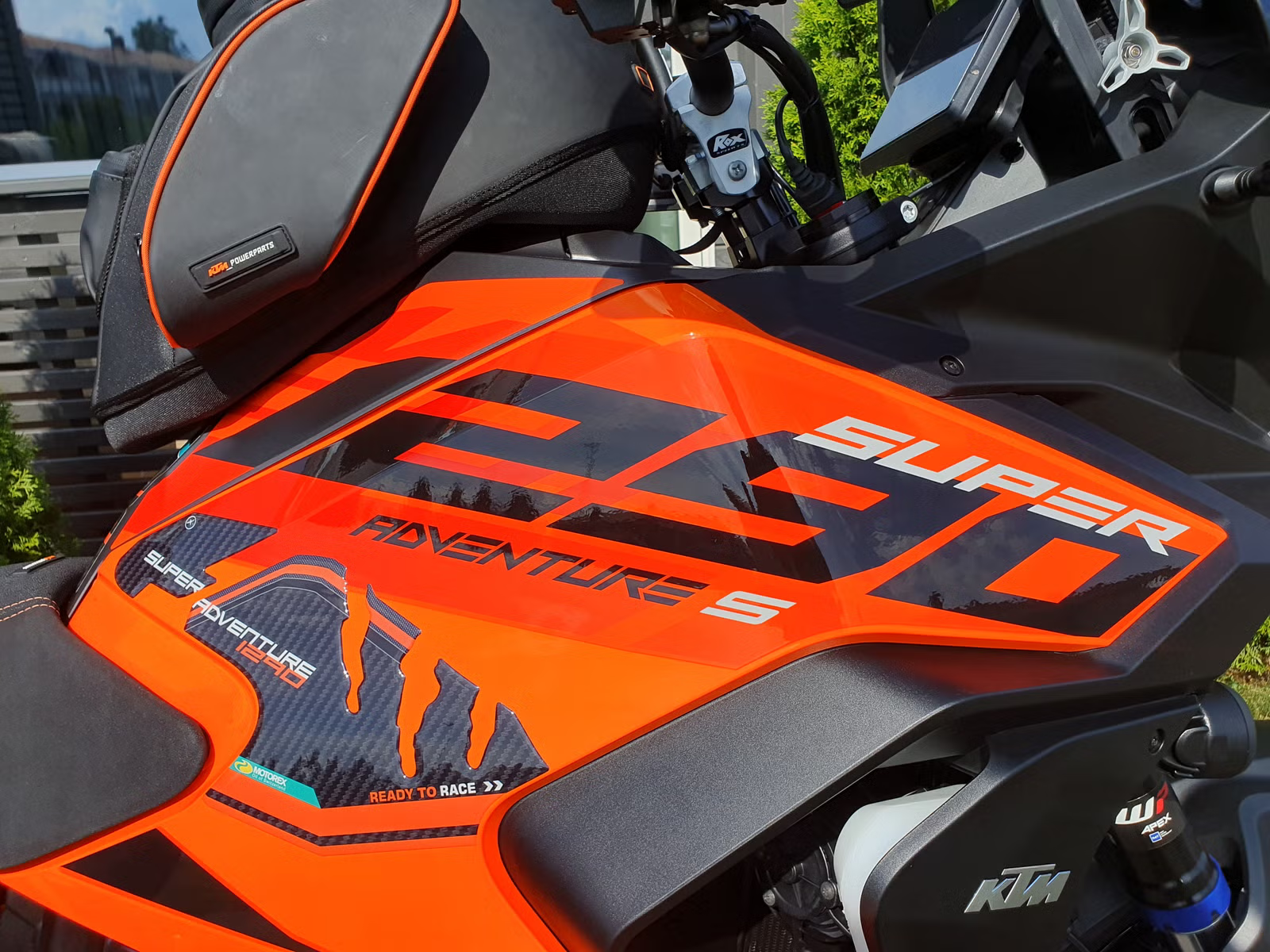 KTM 1290 Super Adventure S 2024 16