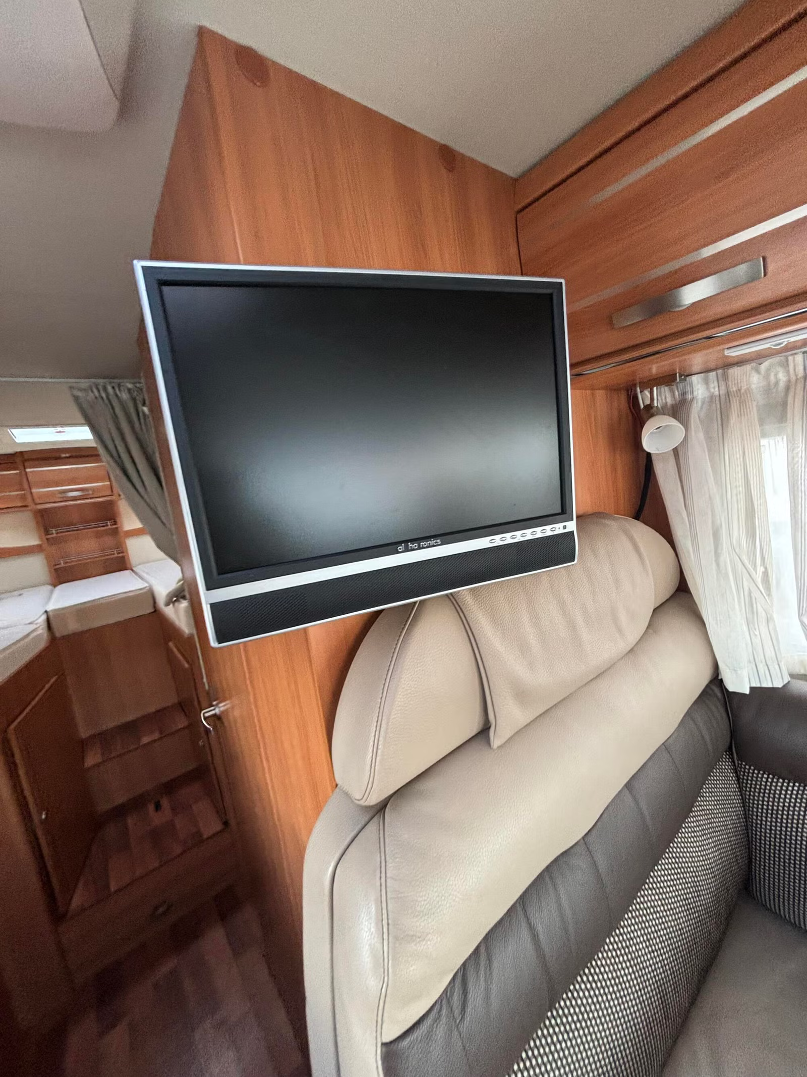 Hymer Exsis 588 2014 9