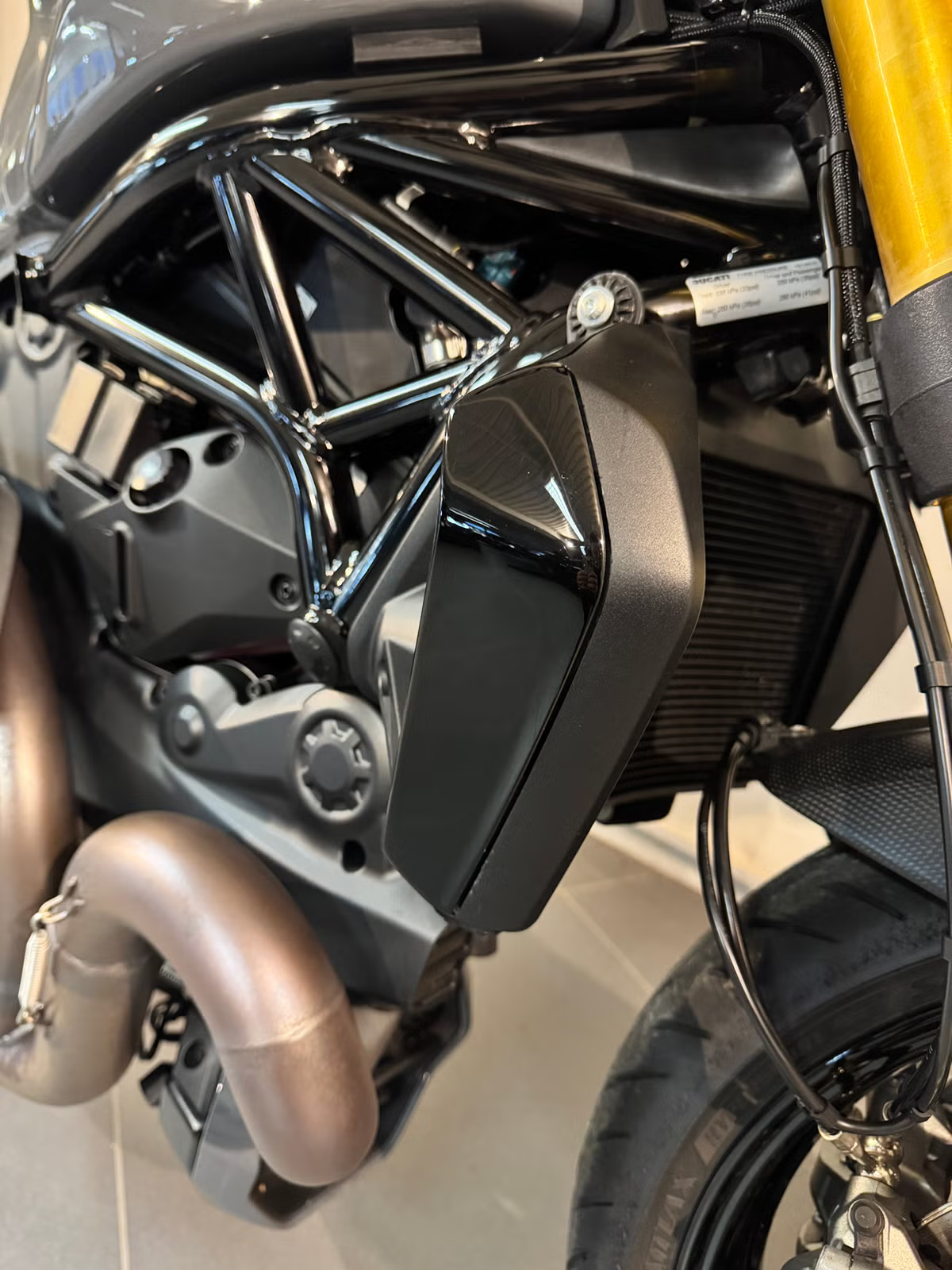 Ducati Monster 1200S 2017 26