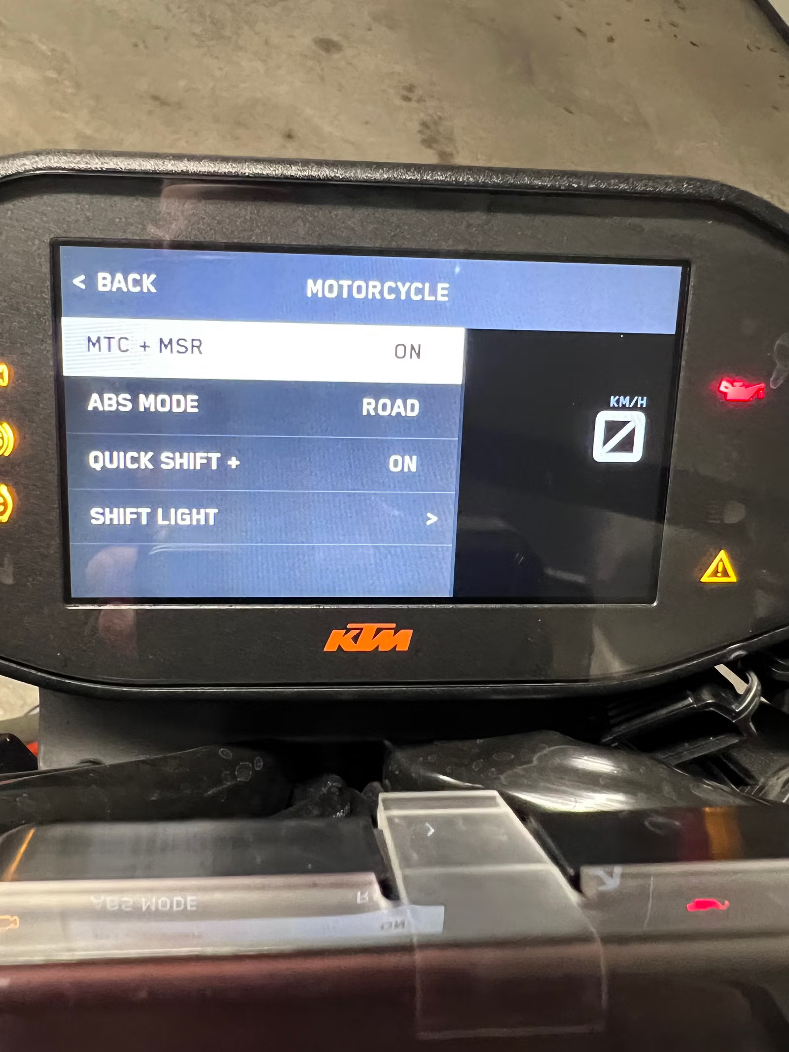 KTM 890 Duke 2021 16