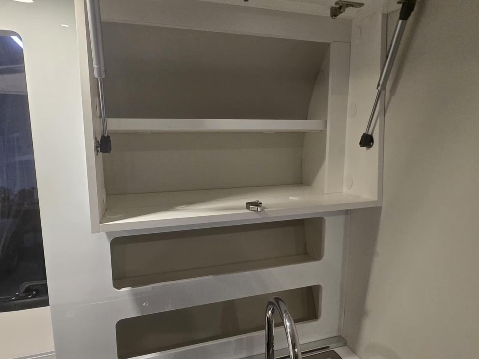 Adria Action 361 2017 9