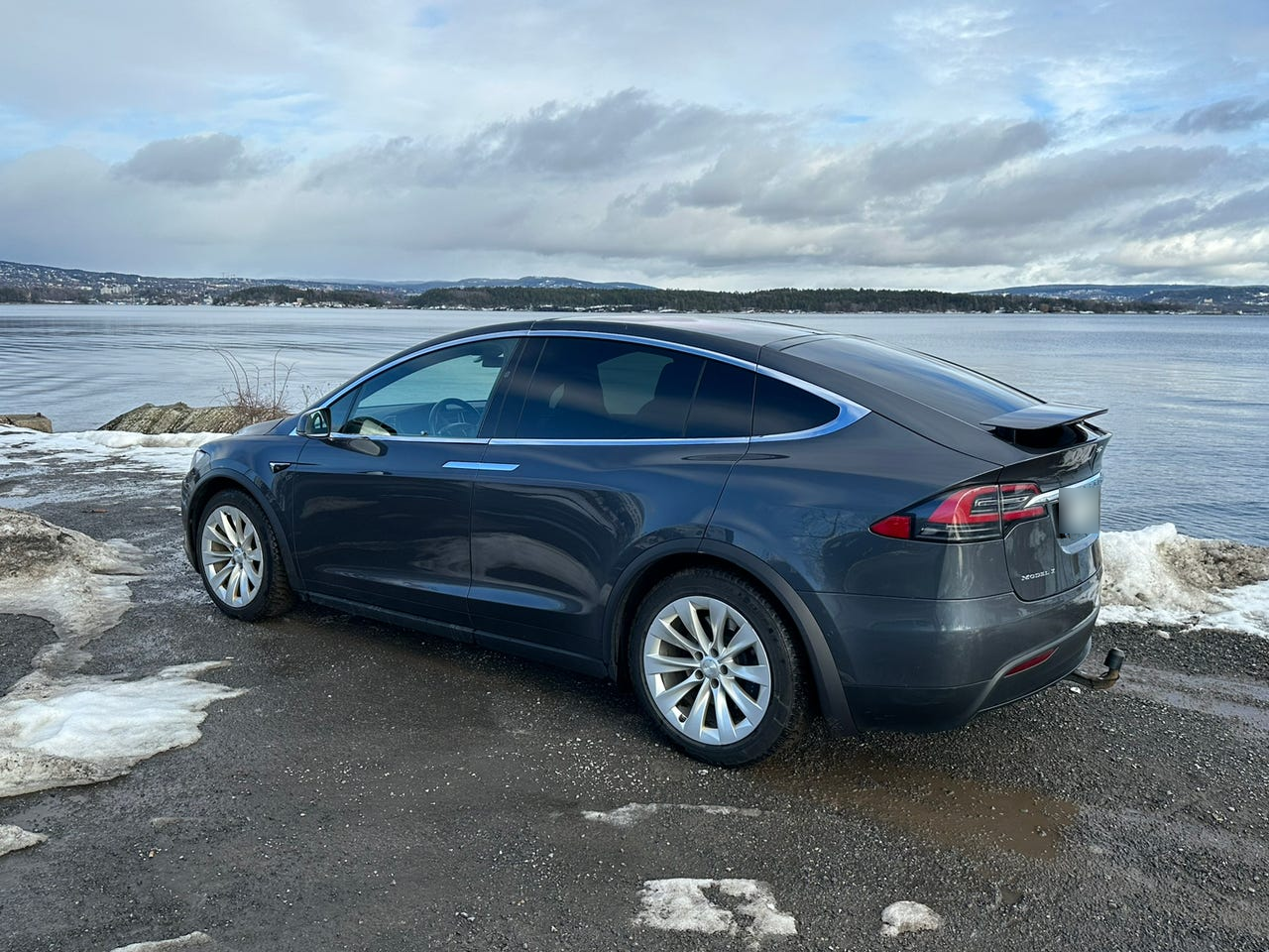 Tesla Model X 2018 12
