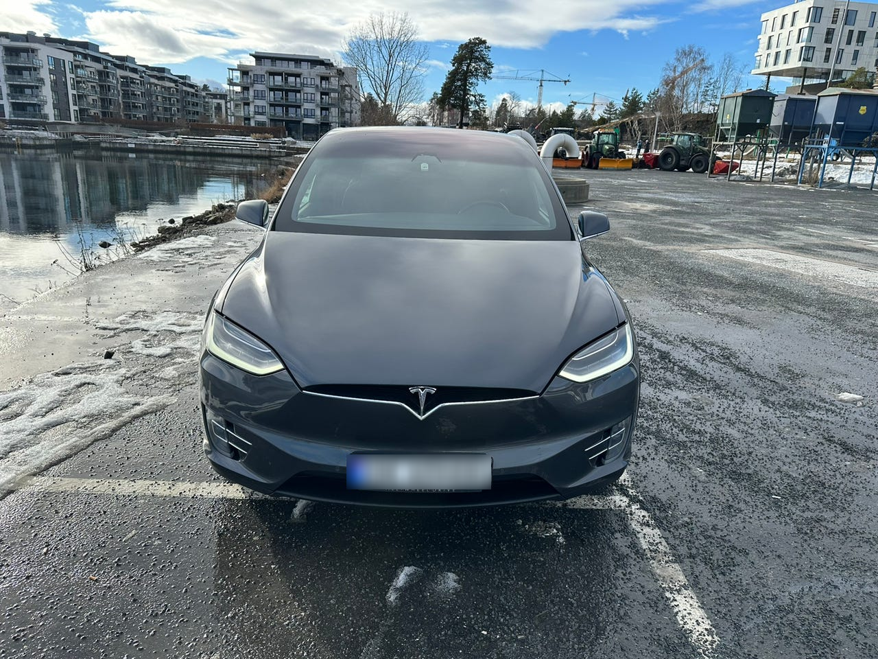 Tesla Model X 2018 4