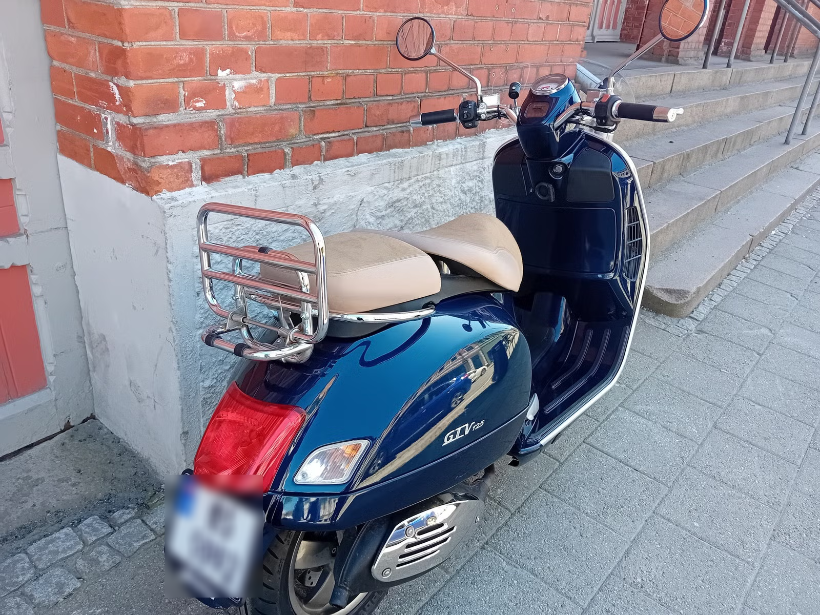 Vespa GTV125, Navy, Jubileumsmodell 2009 7