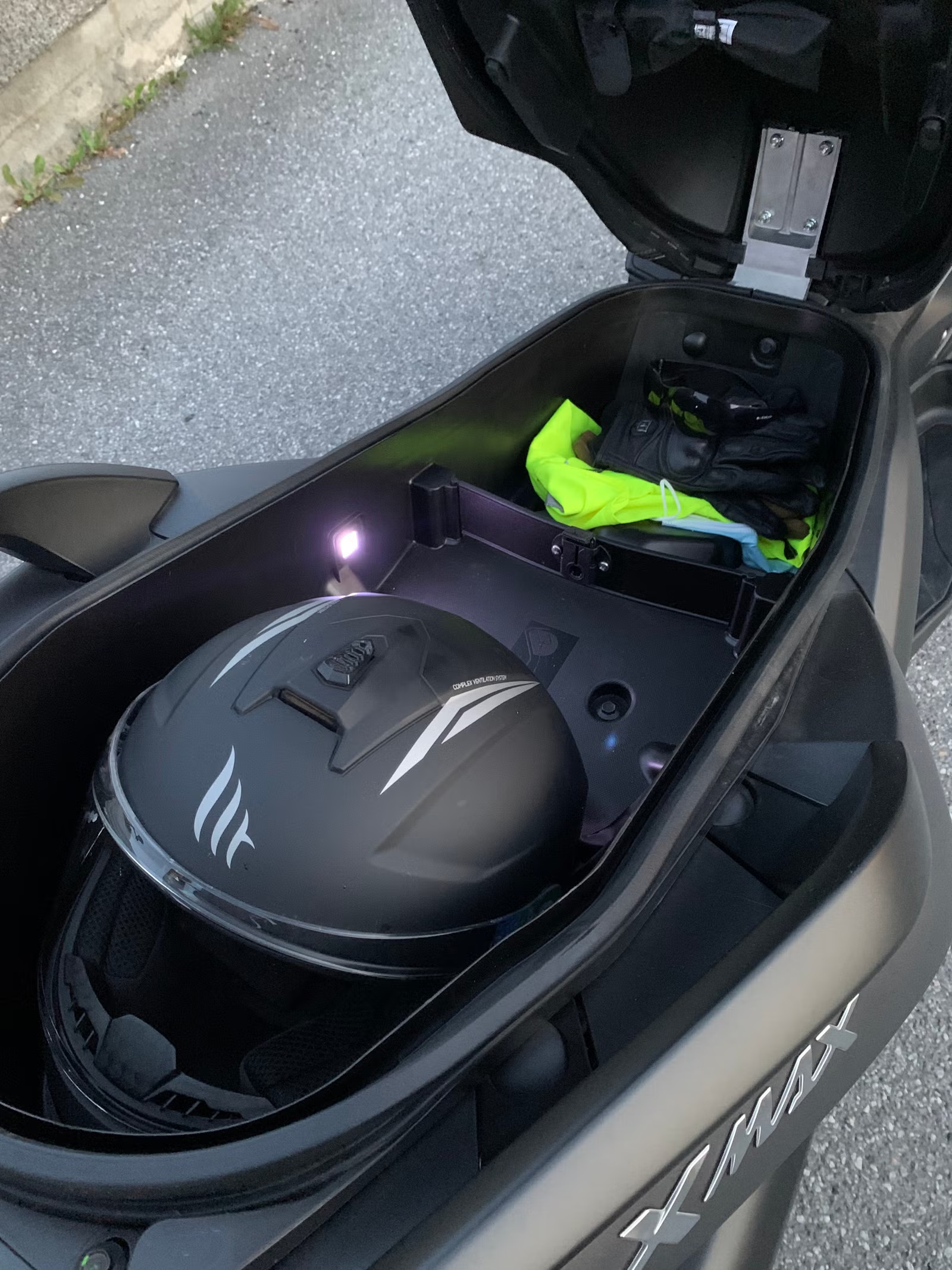 Yamaha X-Max 300 2020 16