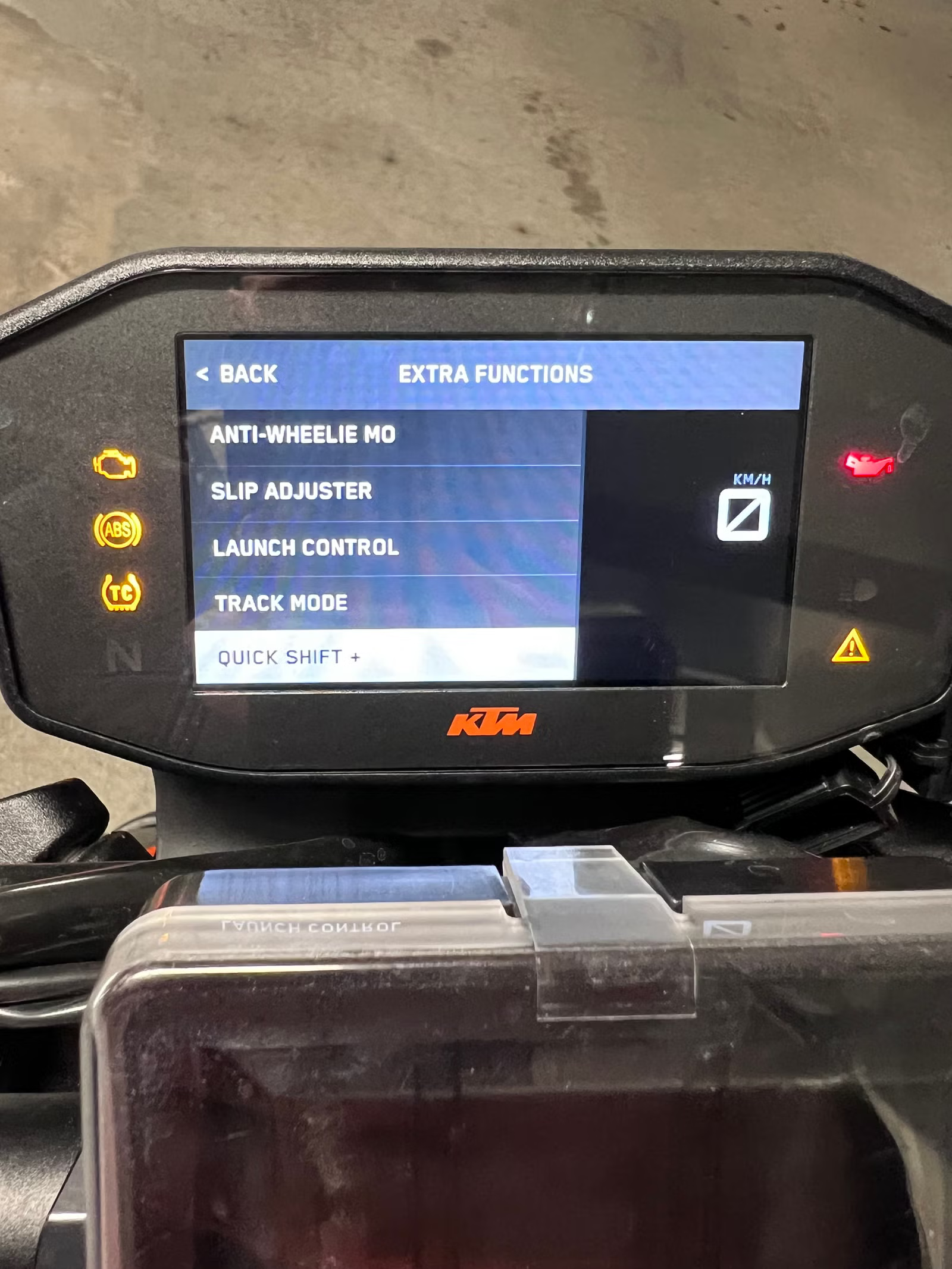 KTM 890 Duke 2021 15