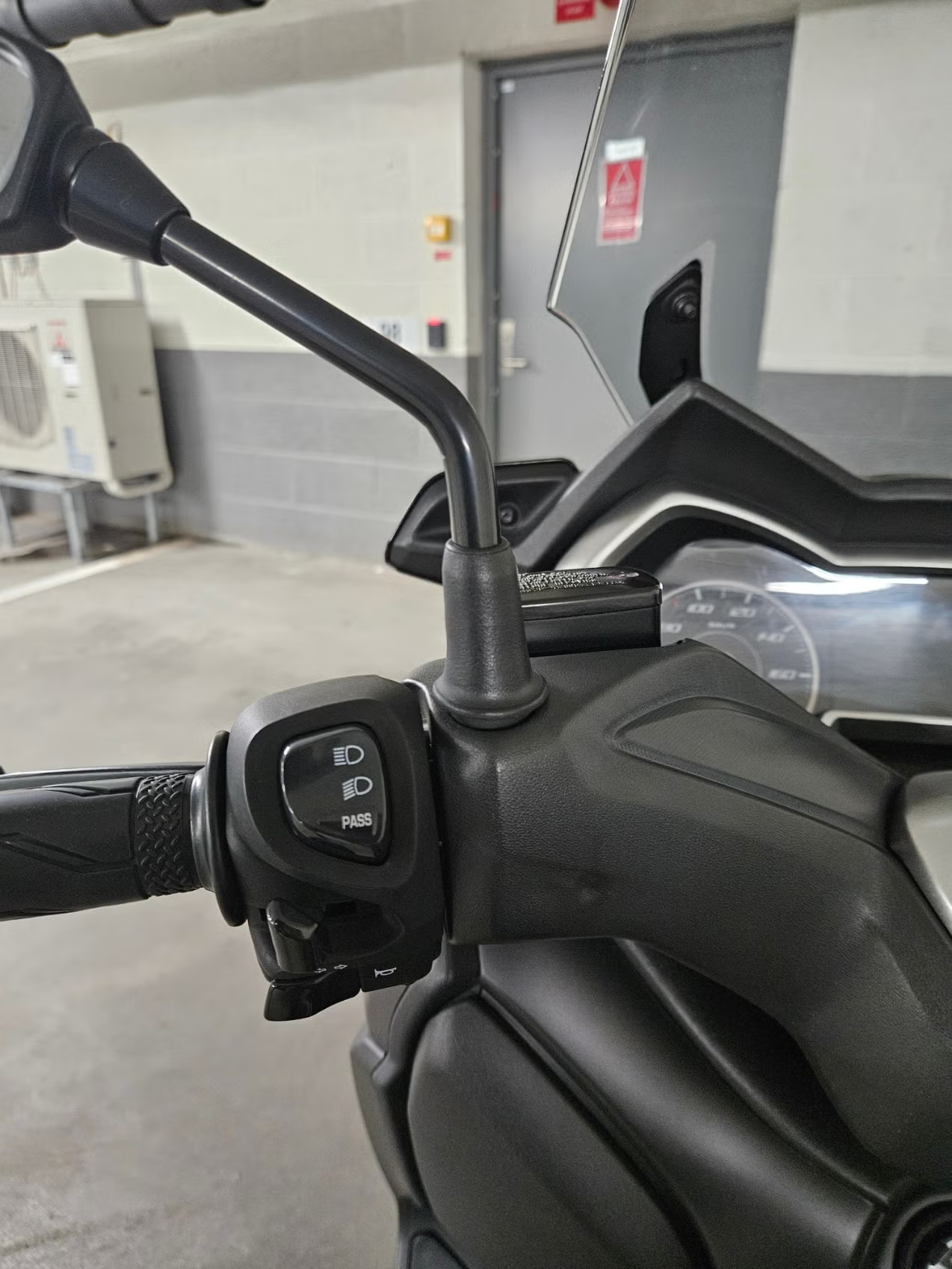 Yamaha X-Max 300 2020 12