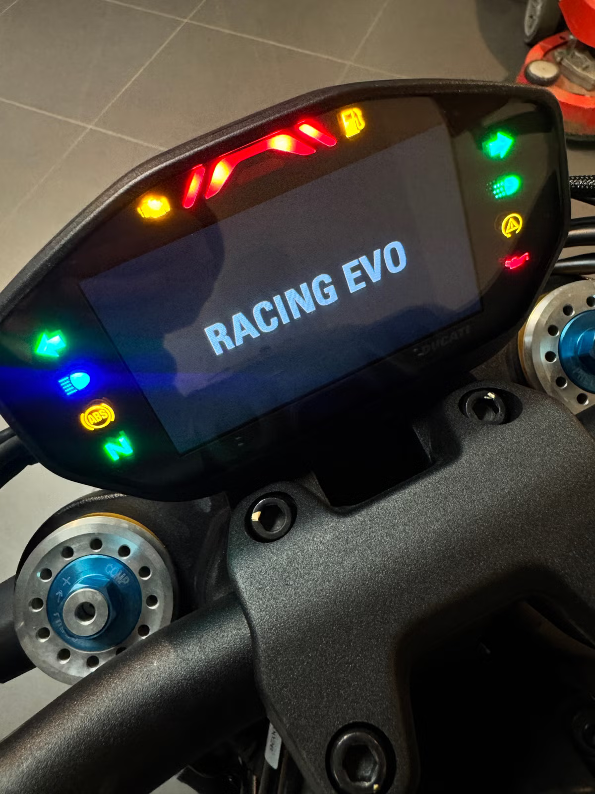 Ducati Monster 1200S 2017 13