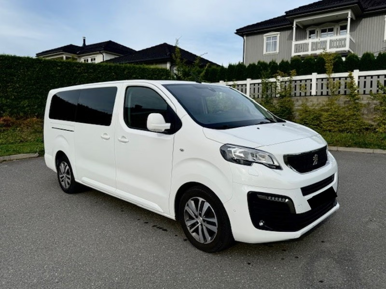 Peugeot Traveller Long 2019 8