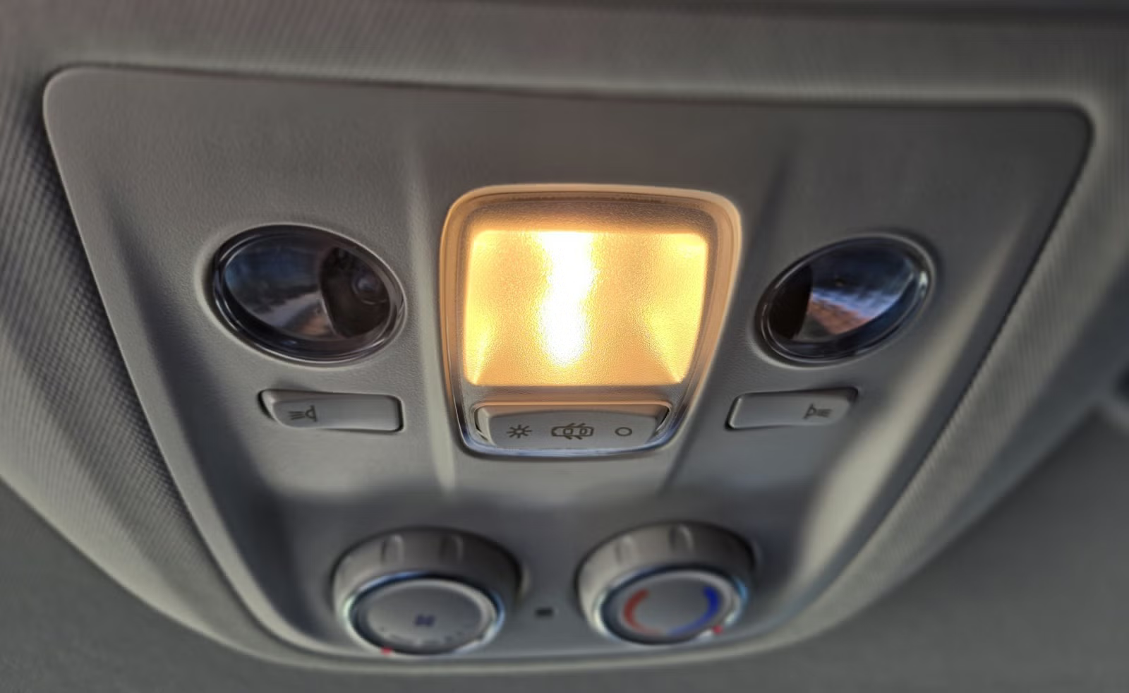 Peugeot Traveller Executive Family 2021 28