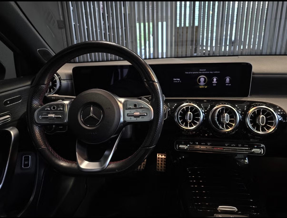 Mercedes-Benz A200 Sedan (AMG) 2019 27