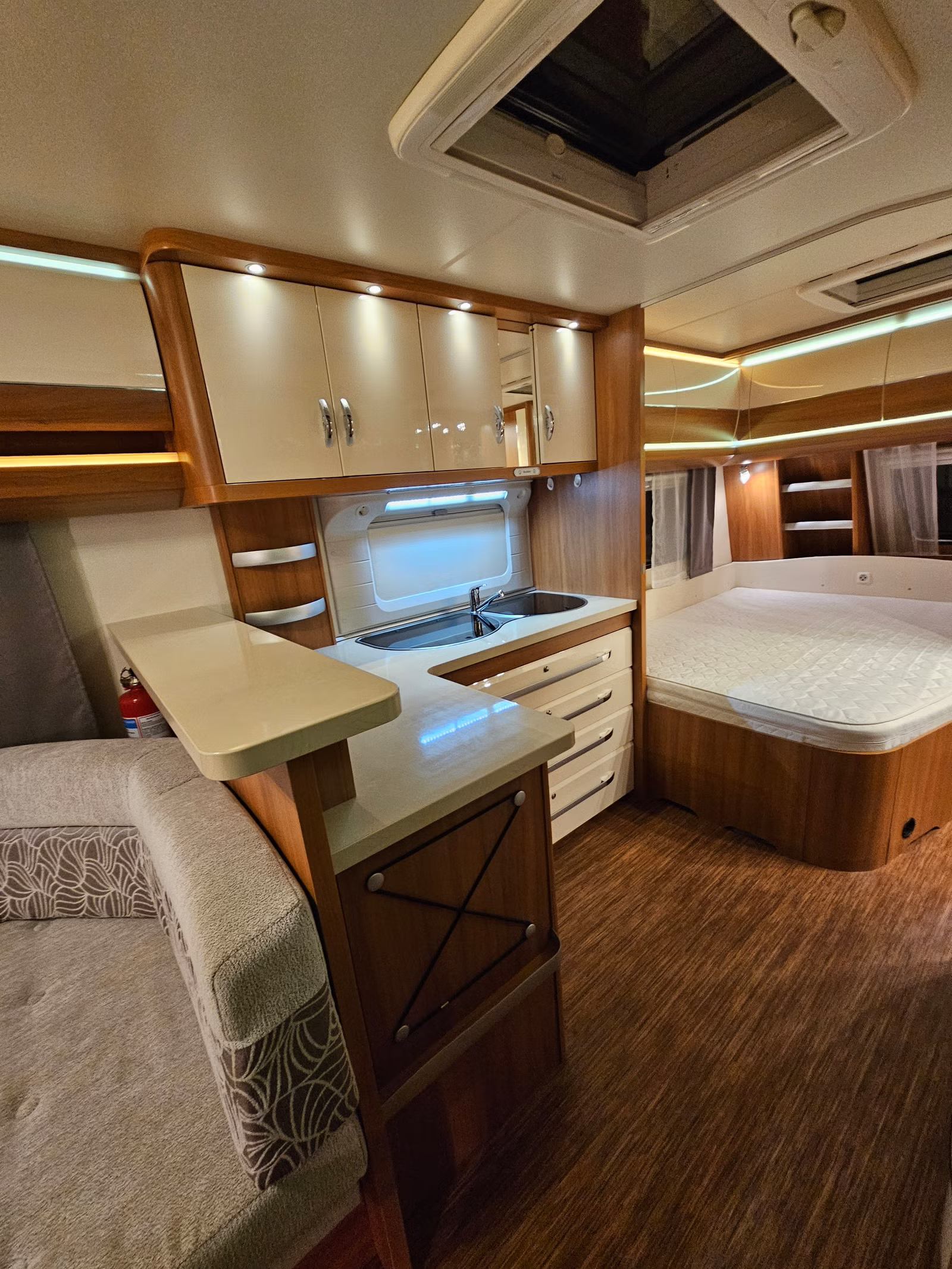 Hobby 560 CFE Excellent 2013 12