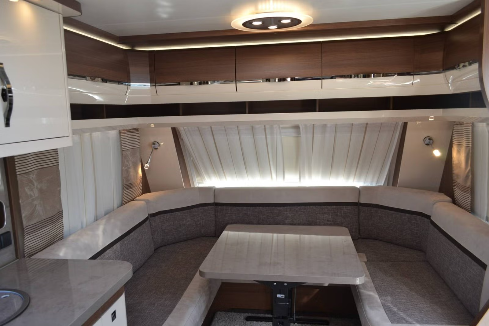 Hobby 720 KWFU Prestige 2020 17