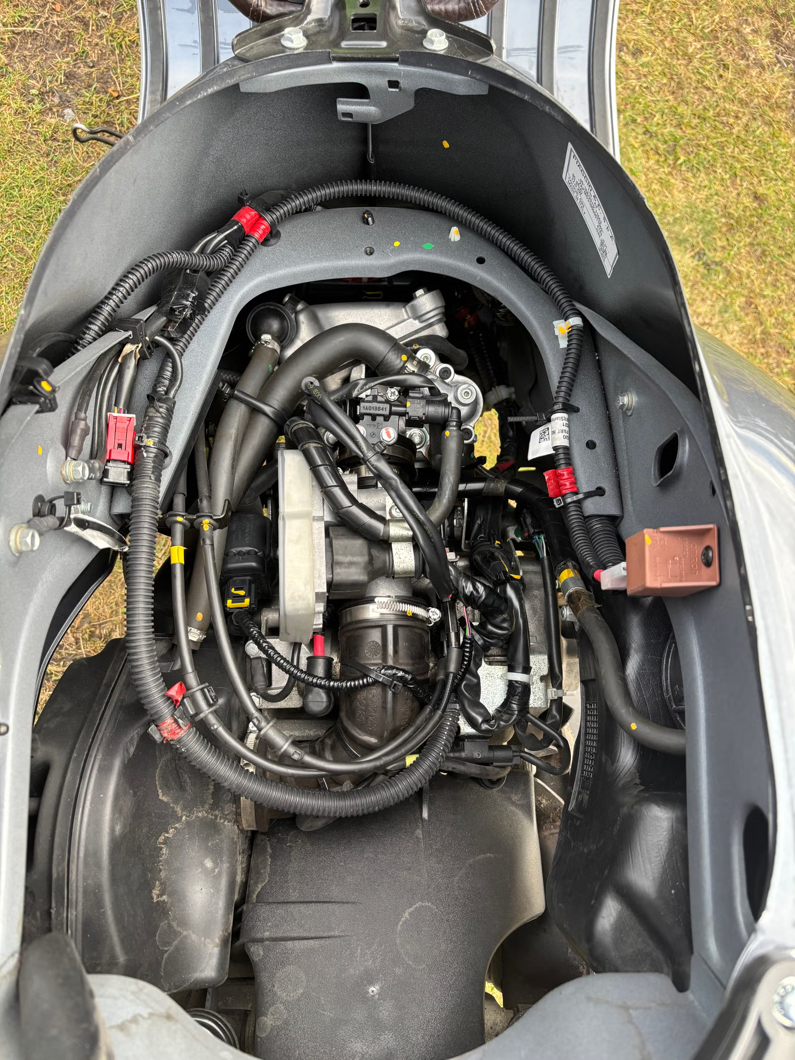 Vespa GTS 300 Touring HPE 2021 14