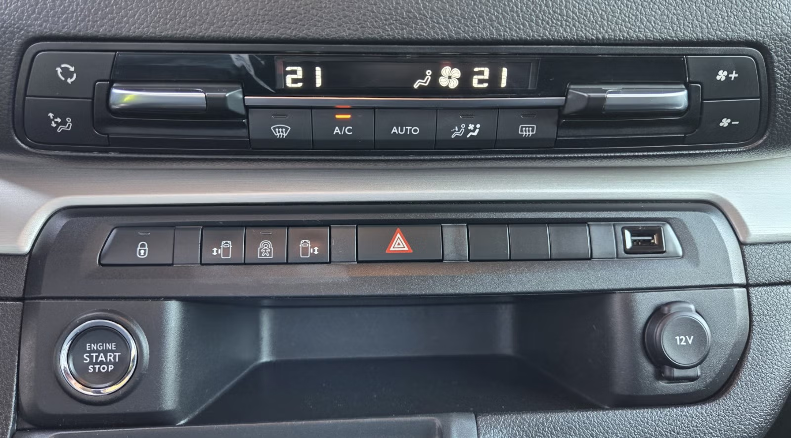 Peugeot Traveller Executive Family 2021 29