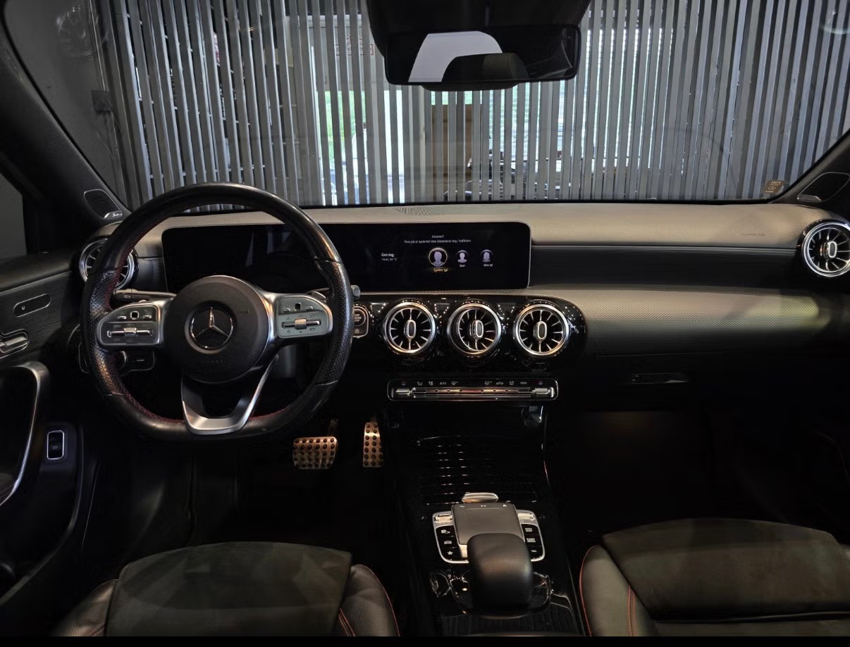 Mercedes-Benz A200 Sedan (AMG) 2019 17