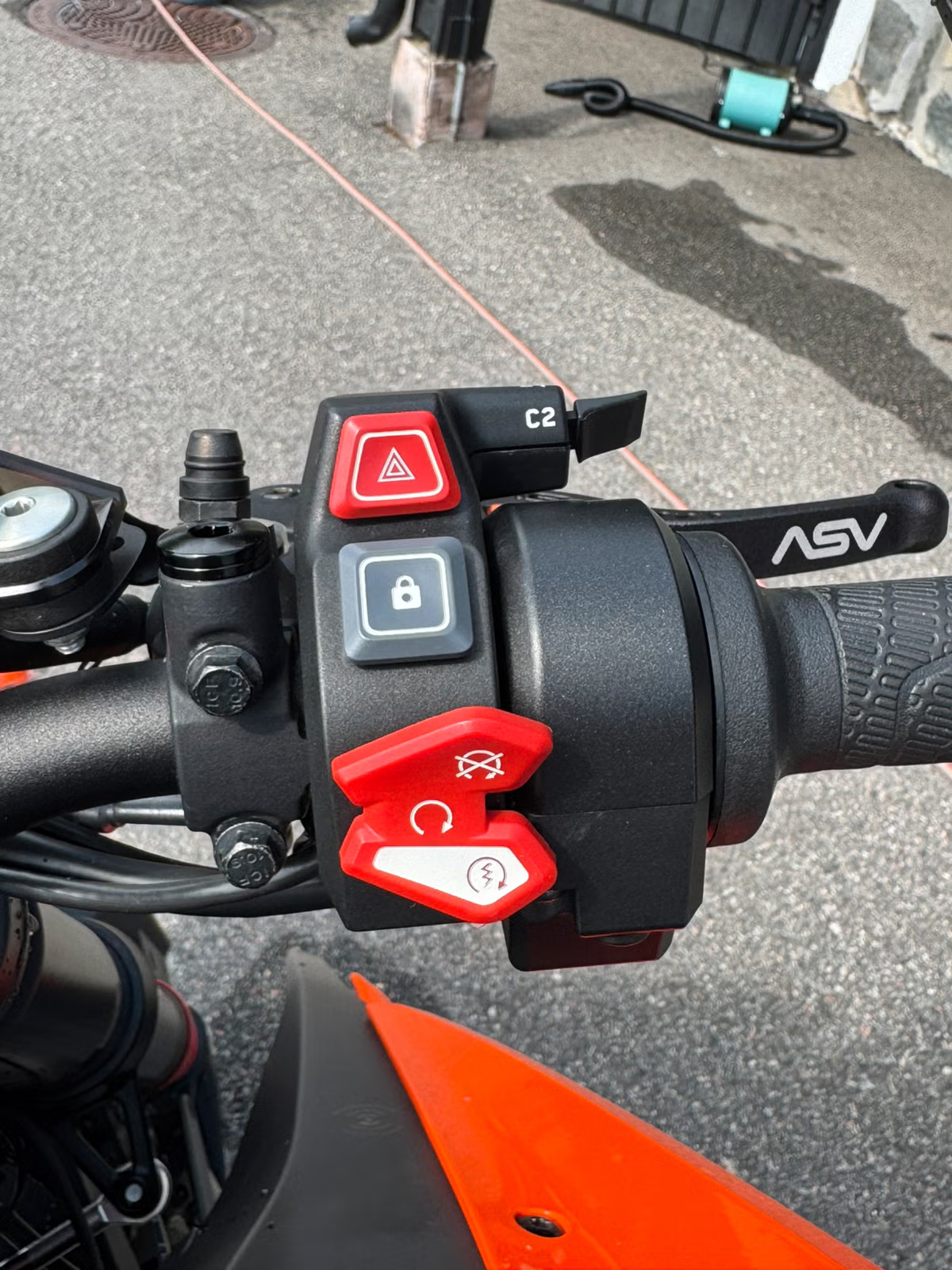 KTM 1290 Super Duke R 2020 15