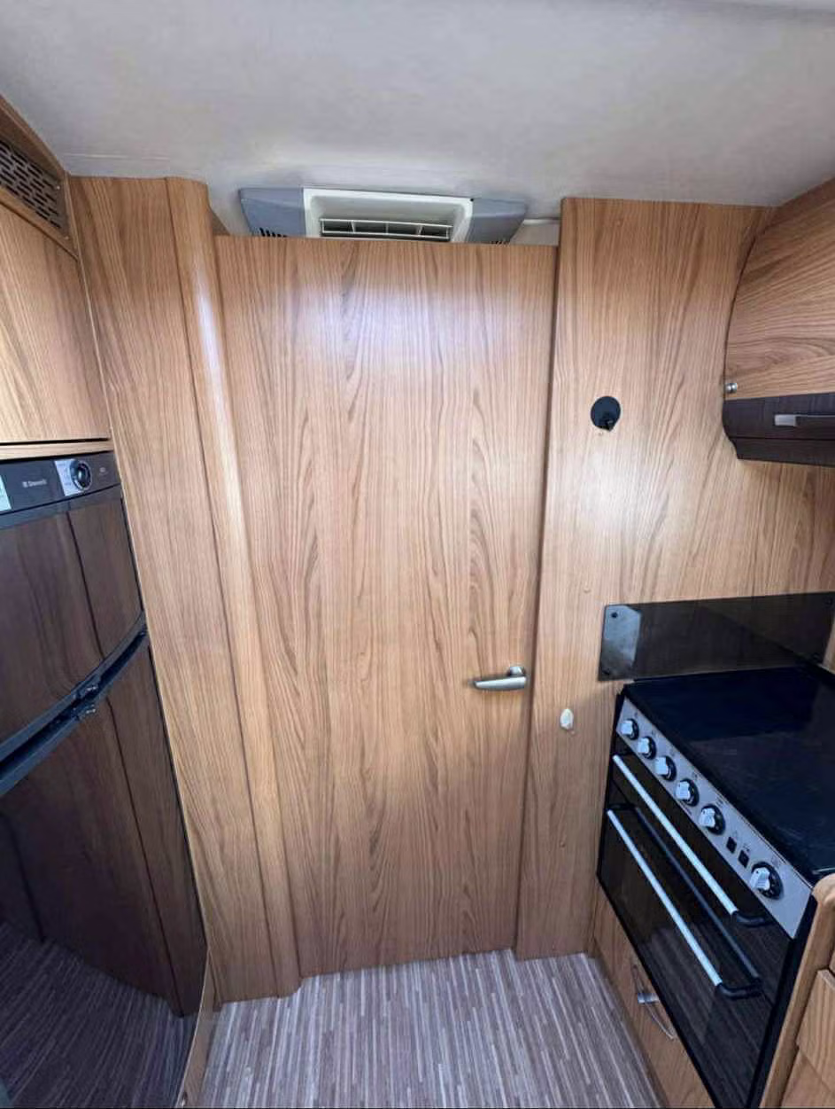 Burstner Elegance i 821 2008 32