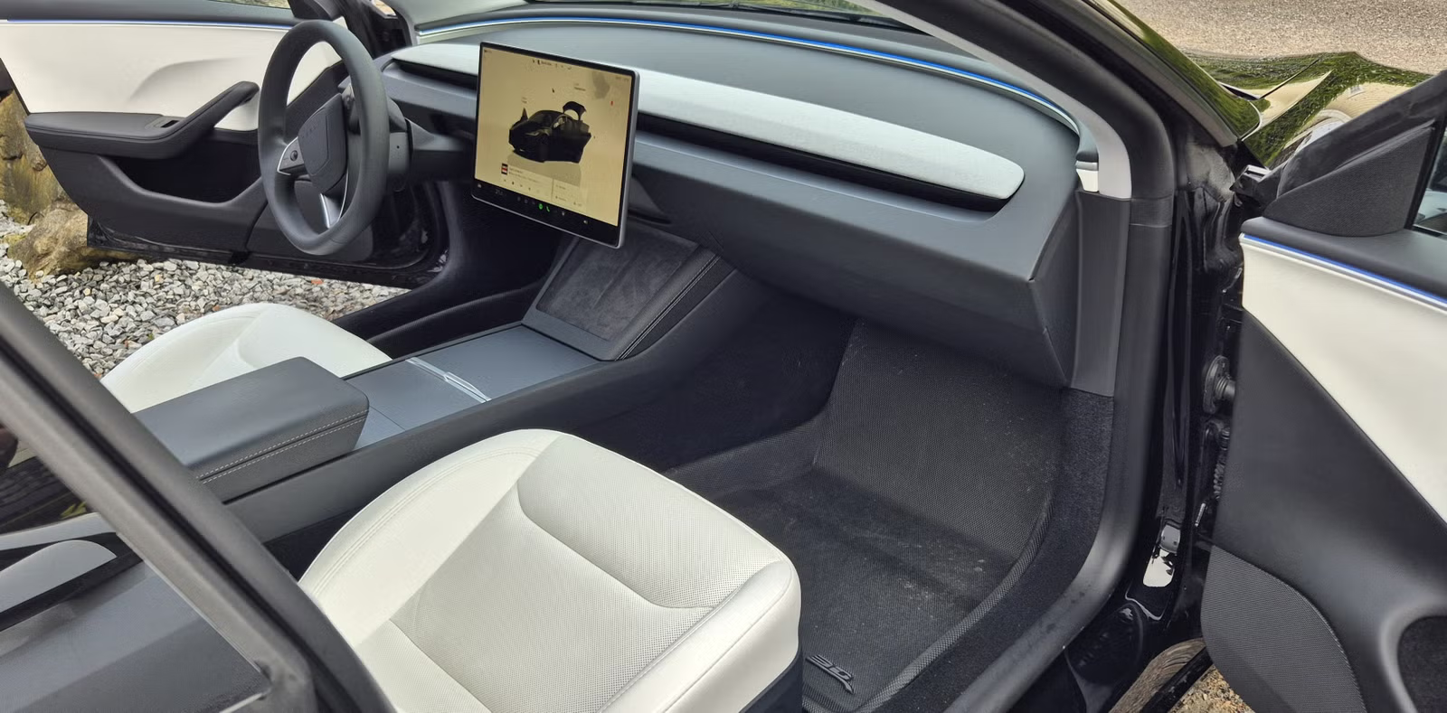 Tesla Model 3 2024 11