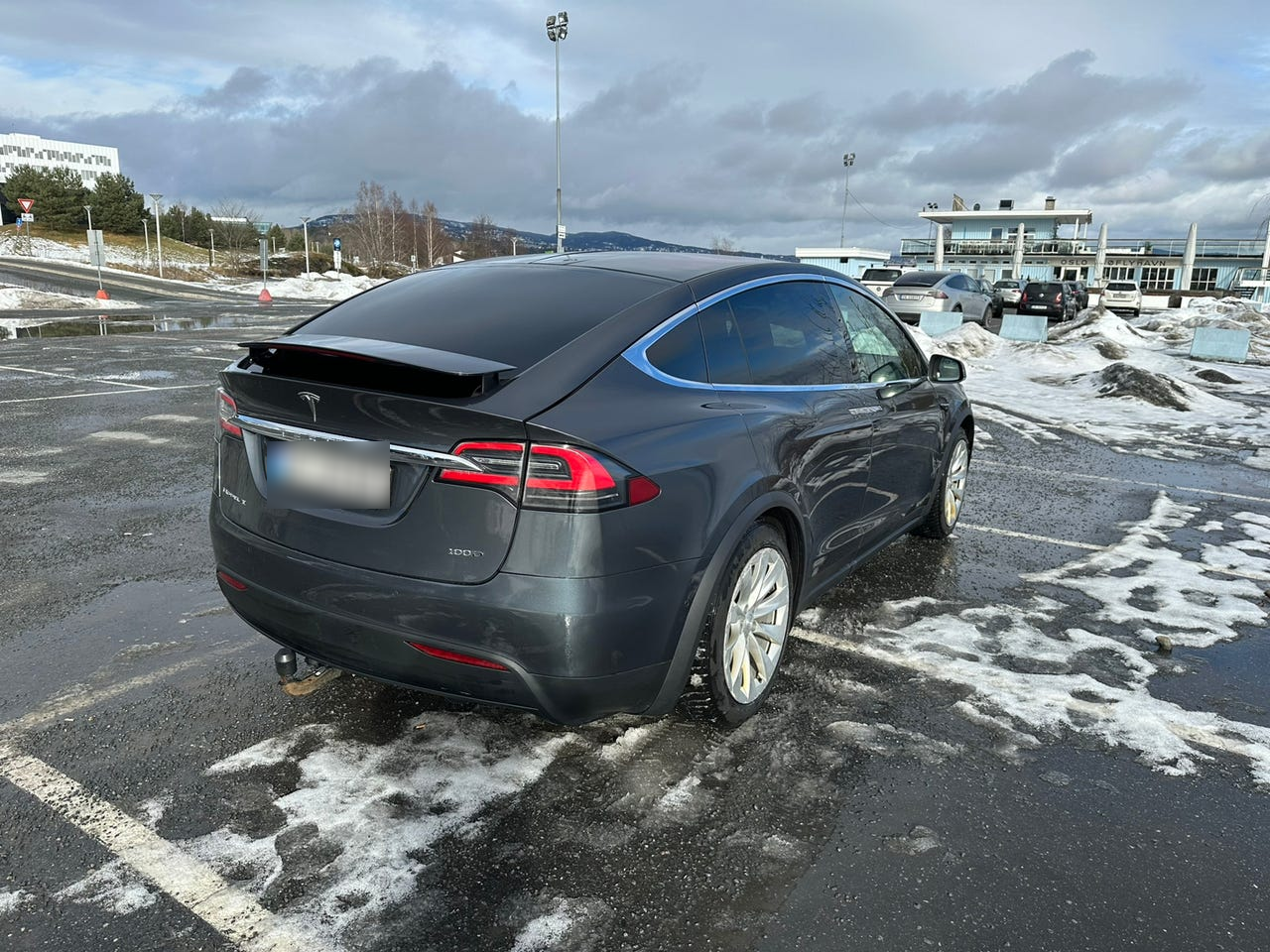 Tesla Model X 2018 6