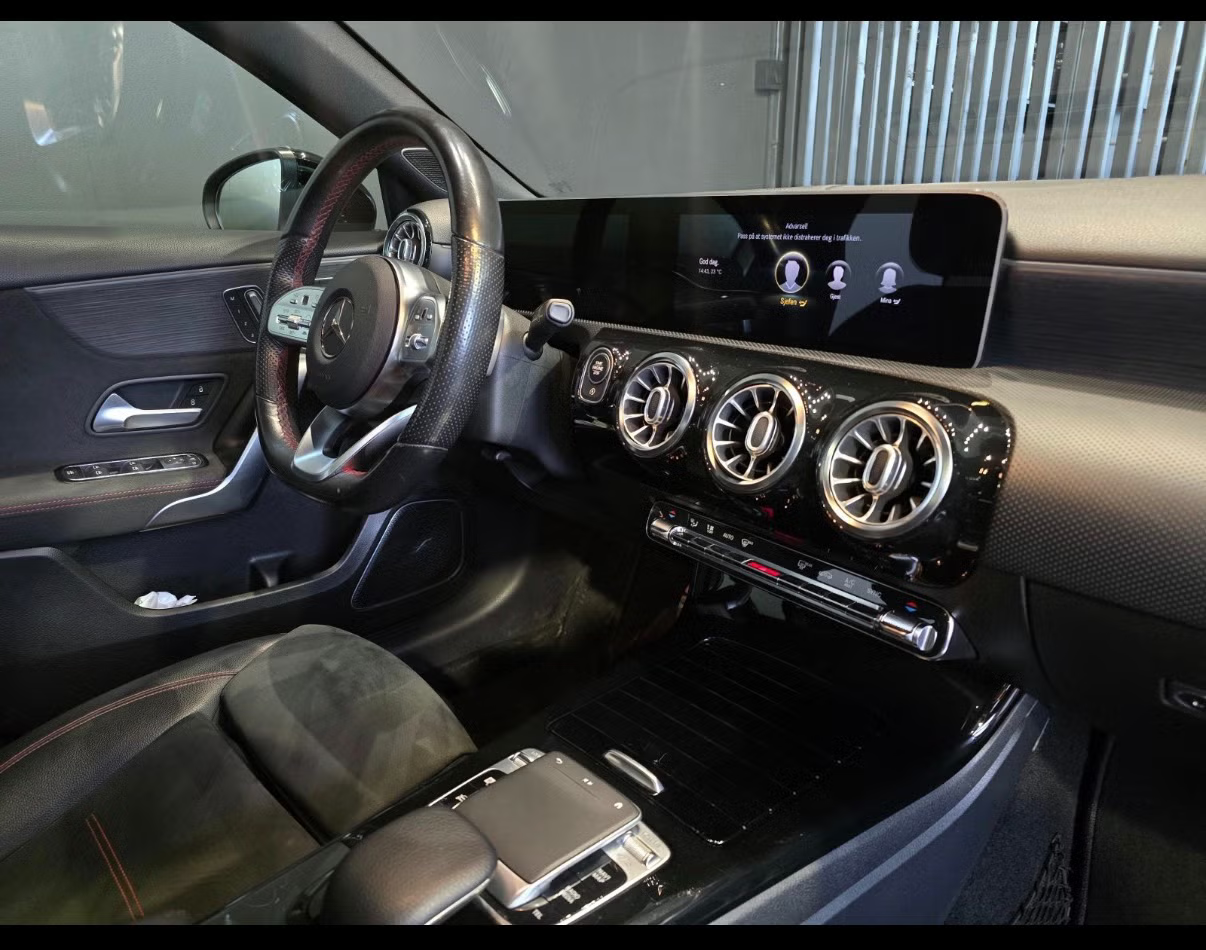 Mercedes-Benz A200 Sedan (AMG) 2019 9