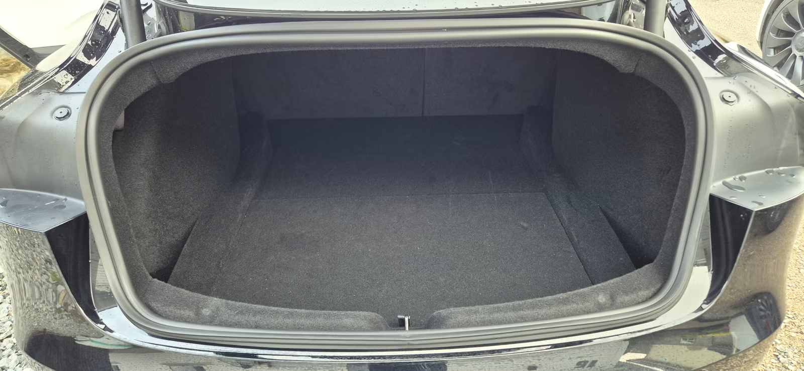 Tesla Model 3 2024 3