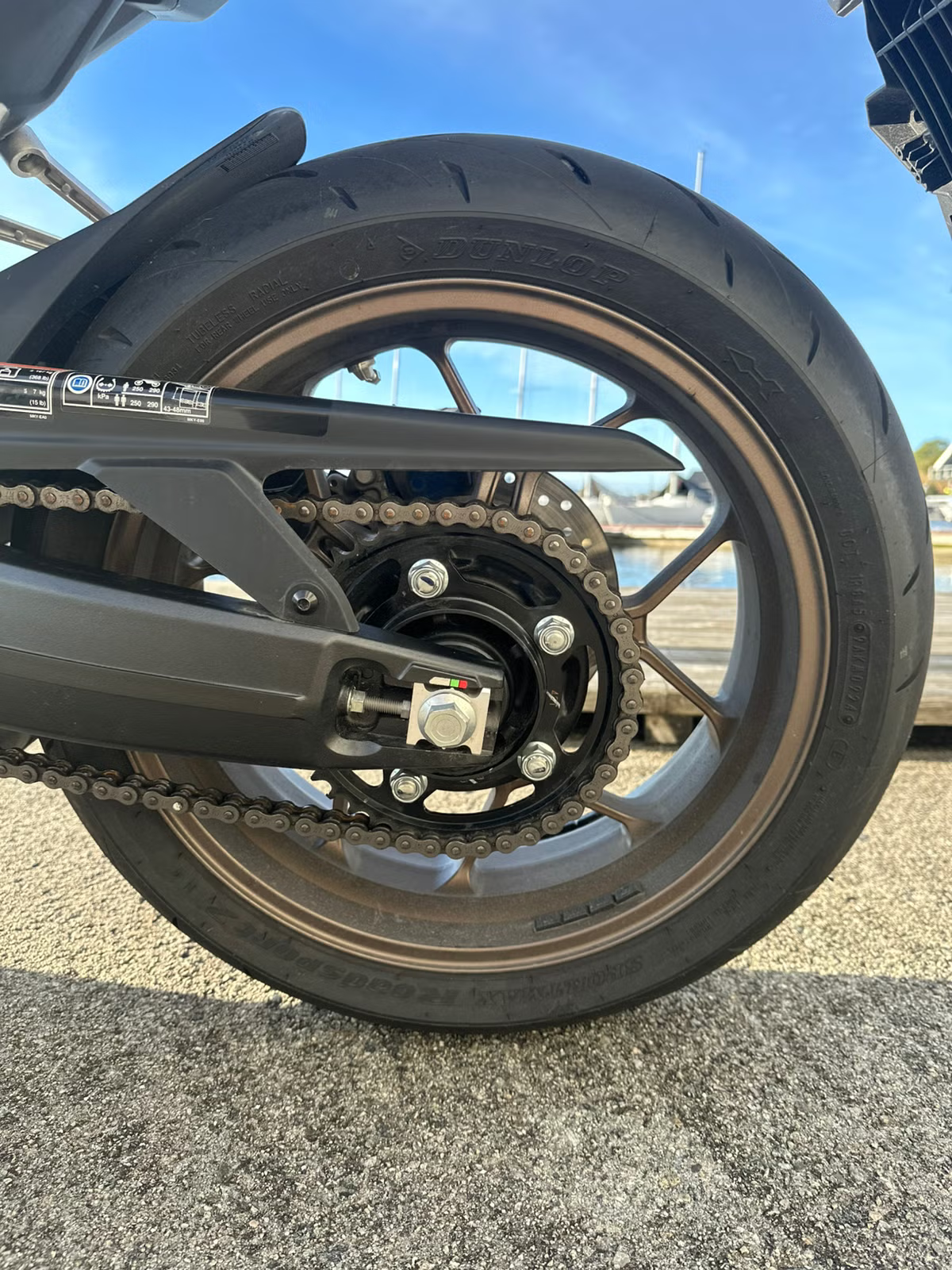 Honda CB 650 R 2025 35