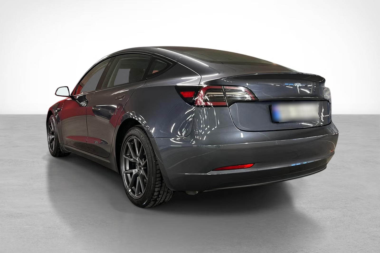 Tesla Model 3 2021 4