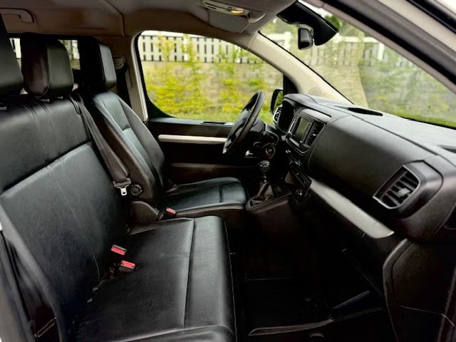 Peugeot Traveller Long 2019 15