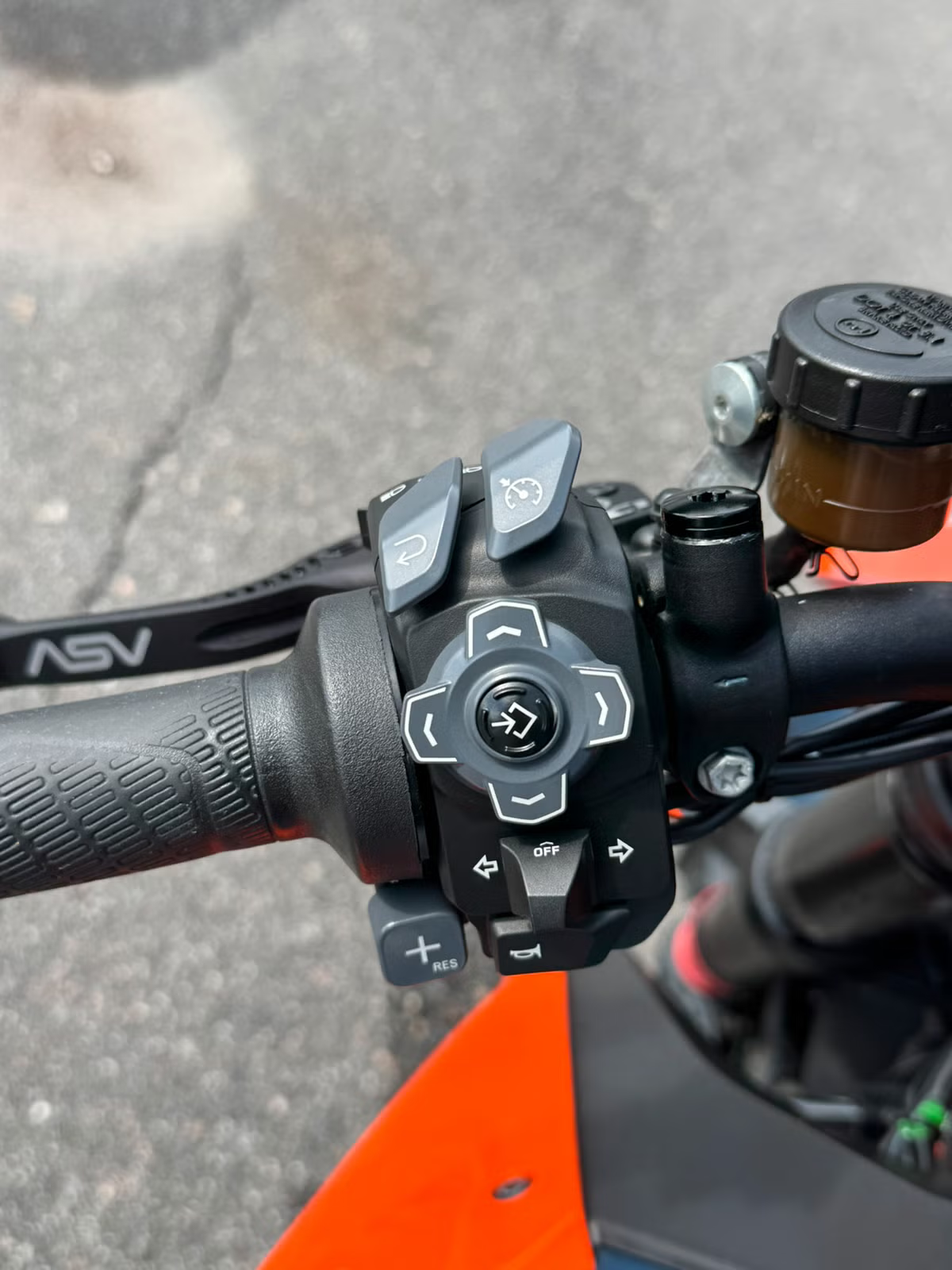 KTM 1290 Super Duke R 2020 20