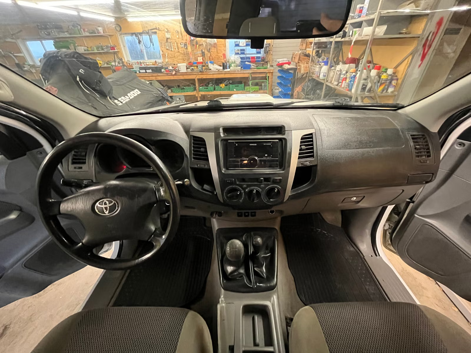 Toyota HiLux 2010 14