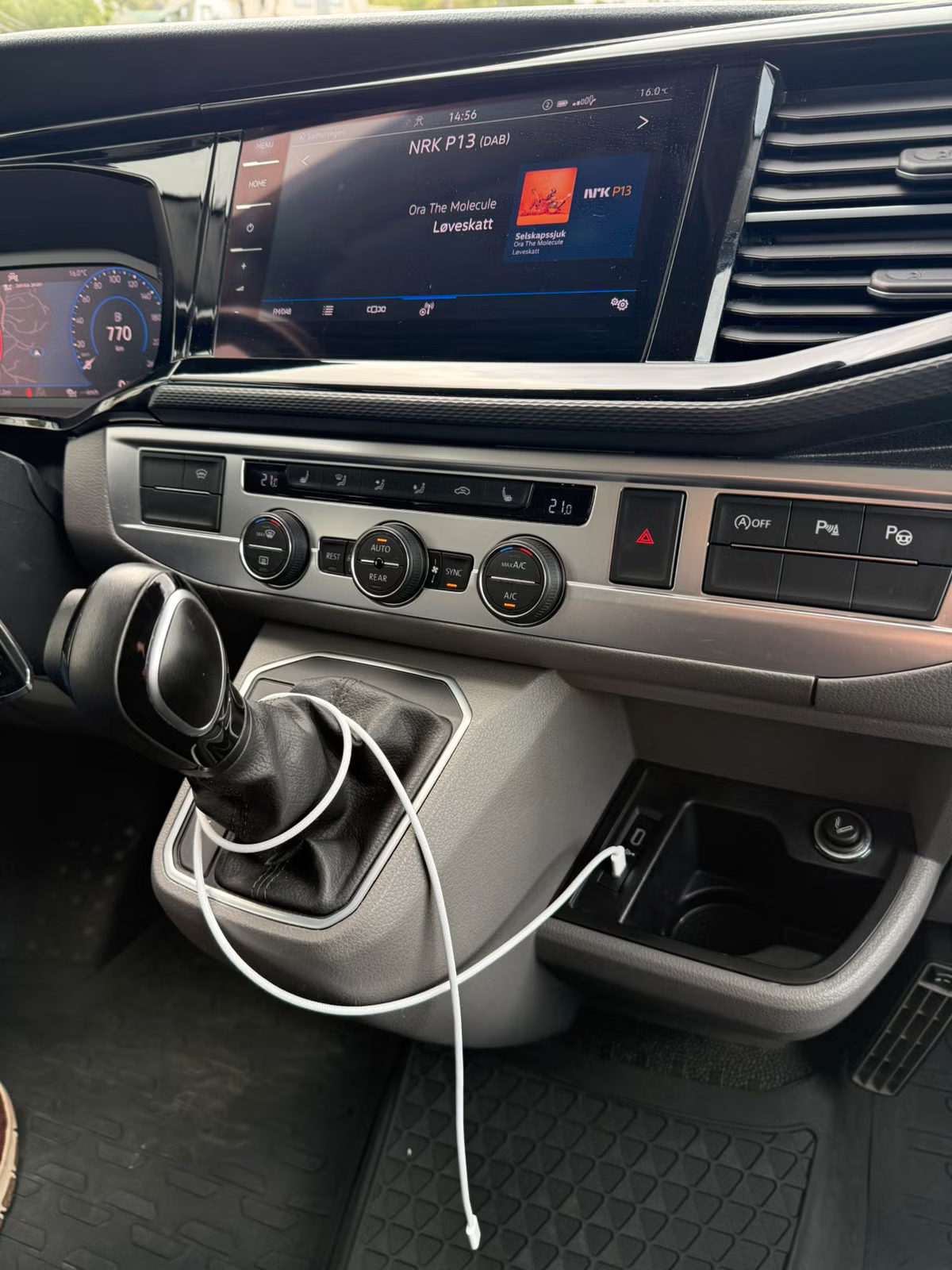 Volkswagen Caravelle 2020 14