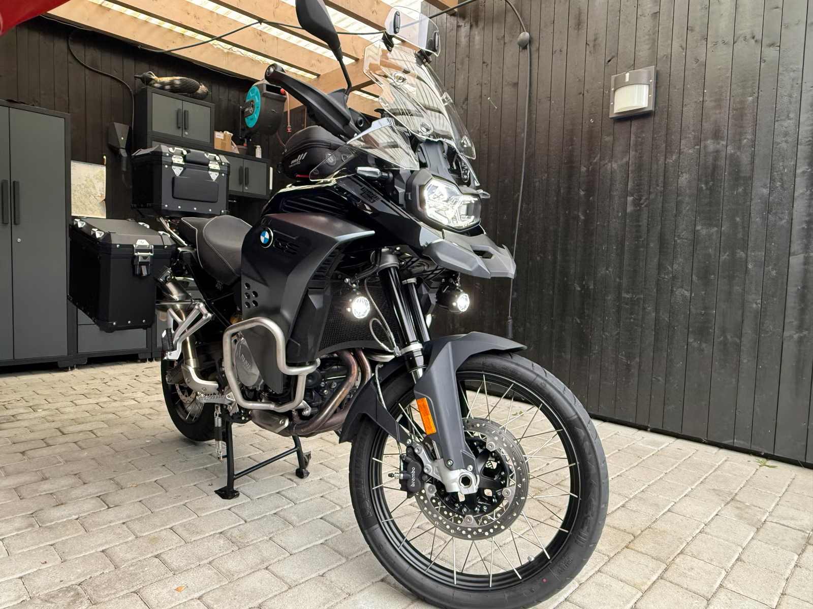 BMW F 850 GS Adventure Triple Black 2023 6