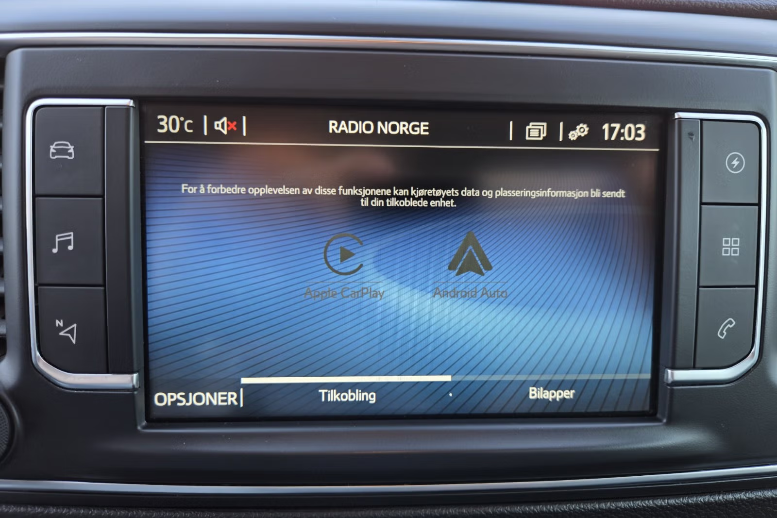 Peugeot Traveller Executive Family 2021 30