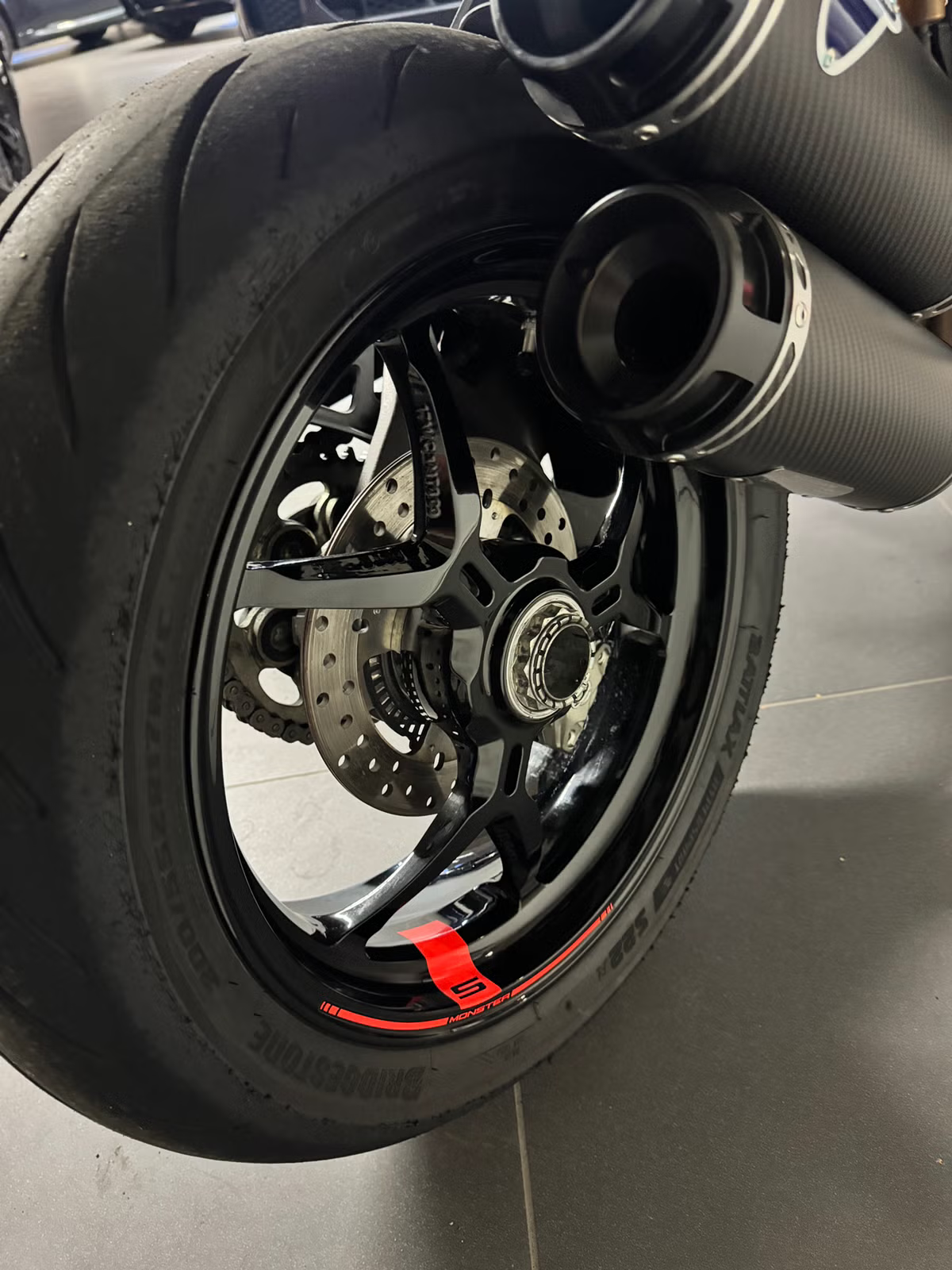 Ducati Monster 1200S 2017 28