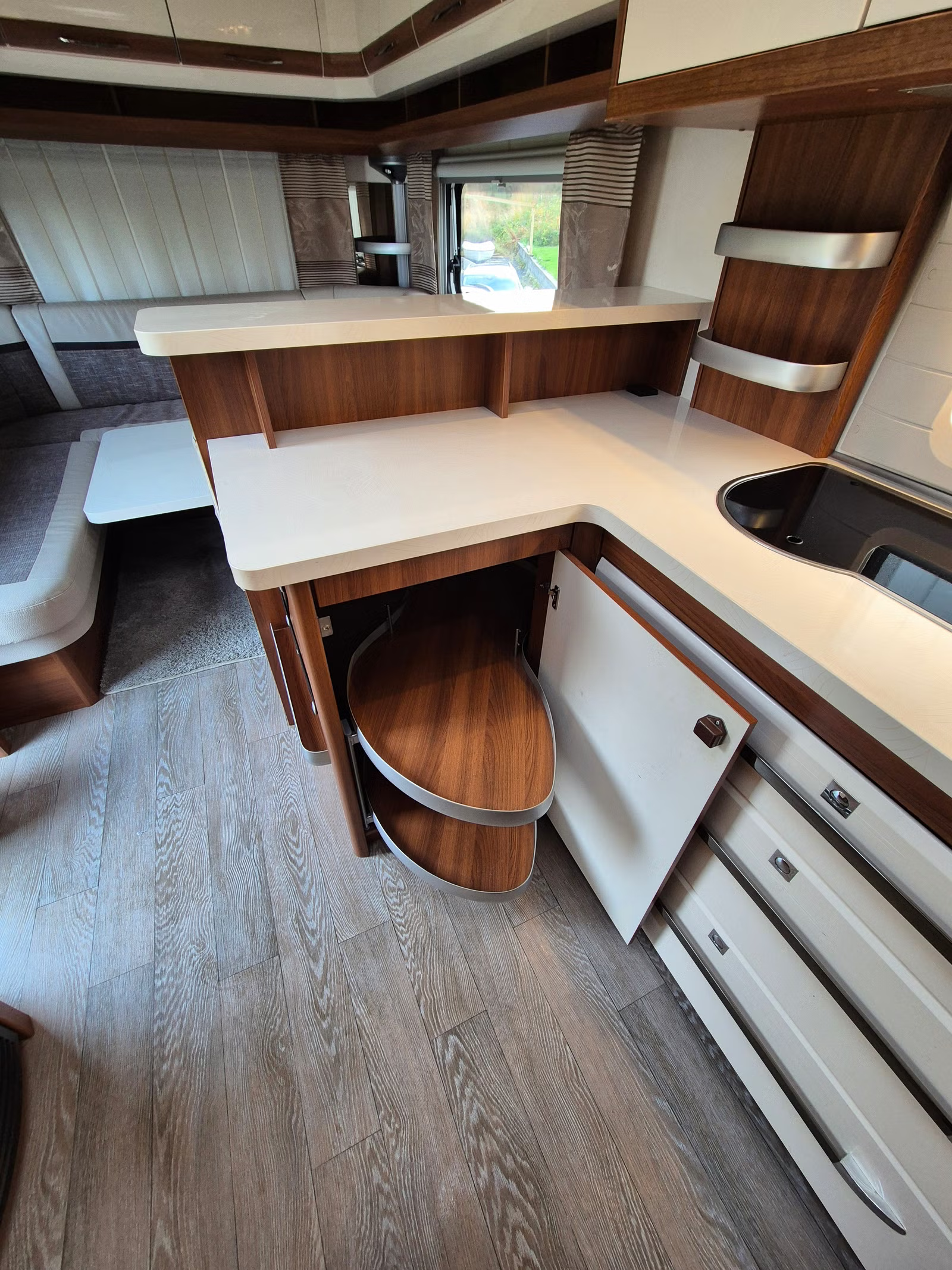 Hobby 560 CFe 2016 11