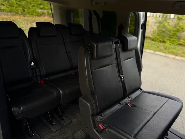 Peugeot Traveller Long 2019 16