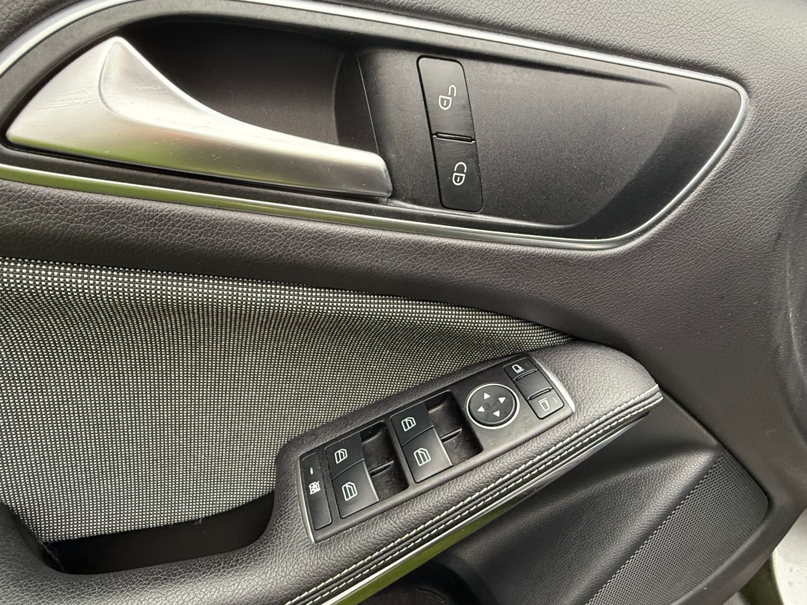 Mercedes-Benz A160 2016 9